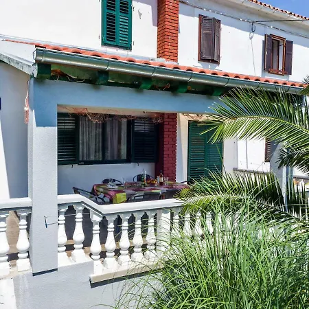Holiday Valter Holiday home Lukoran